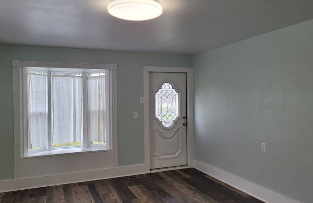 Beautiful 4 Bedroom Home in Historic Oakland Gallery 4
