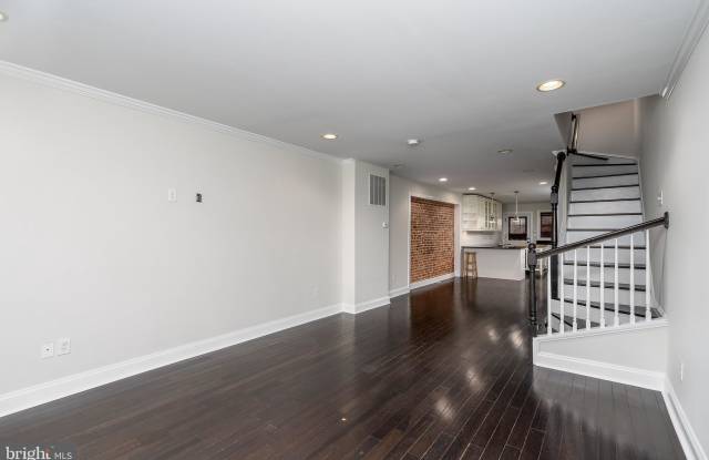 916 S BOULDIN STREET Gallery 4