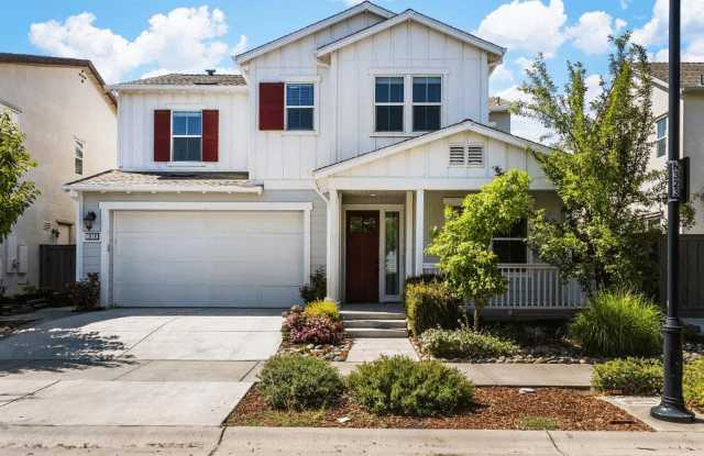 Gorgeous 4 bed / 3 bath Home in the Cannery photos photos