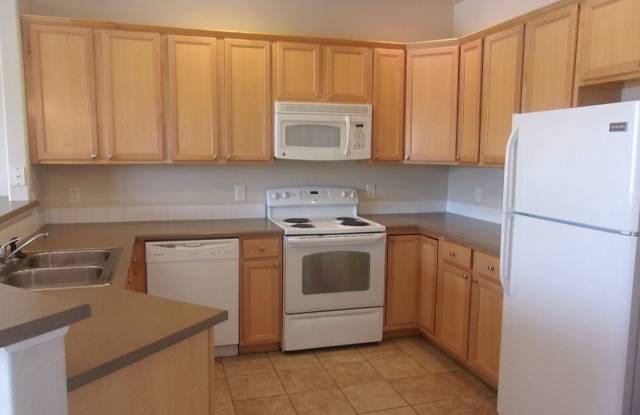 Light-Filled 2 Bed, 2 Bath Condo | Fireplace, Patio & Detached Garage Gallery 4