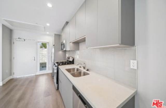 1223 Hayworth Avenue photos photos