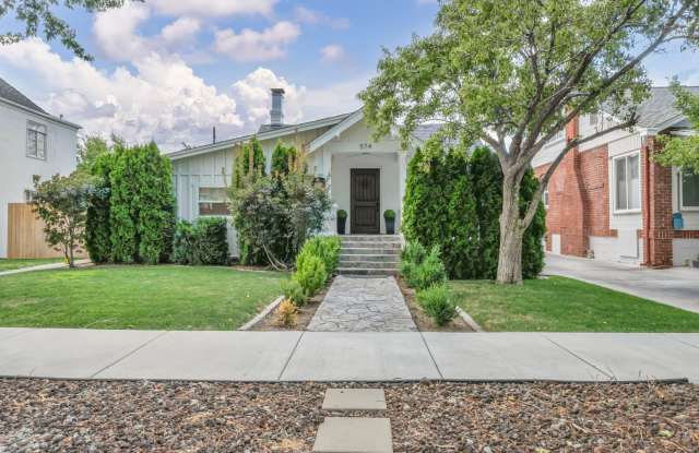 RARE Nixon Manor Rental – FULLY FURNISHED with UTILITIES INCLUDED photos photos
