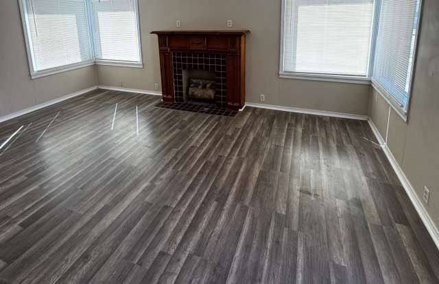 418 N Briscoe photos photos