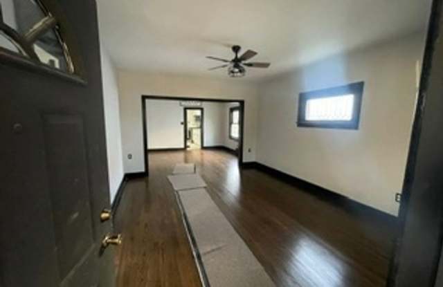 FOR RENT- 3 BEDROOM 1 BATH IN CALUMET CITY, IL Gallery 1