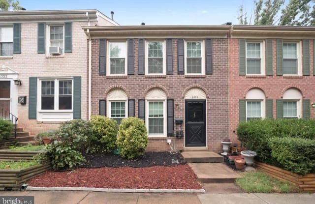 2321 DUKE OF BEDFORD COURT - 2321 Duke of Bedford Court, Reston, VA 20191