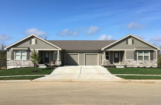 8213 SE Maple Ct - 8213 SE Maple Ct, Blue Springs, MO 64014