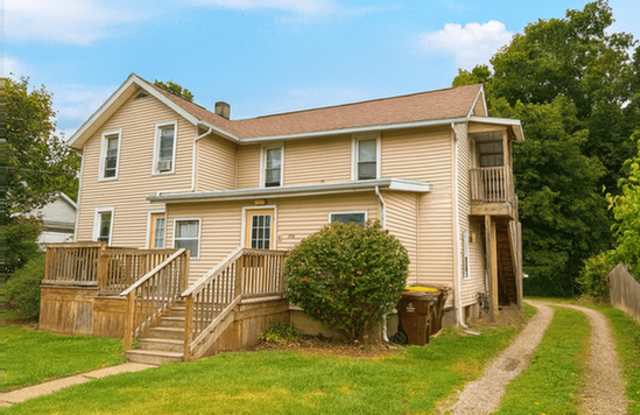 209 E Spruce St - 209 East Spruce Street, Marshall, MI 49068