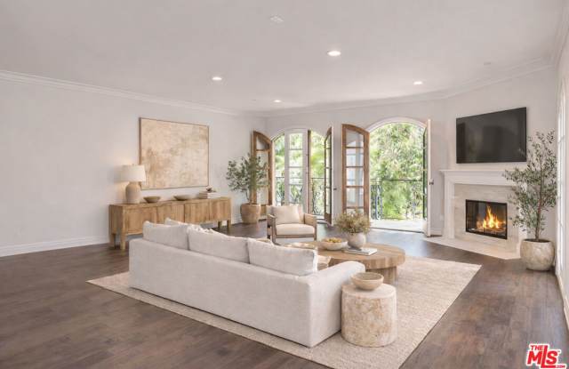 353 South Reeves Drive - 353 South Reeves Drive, Beverly Hills, CA 90212