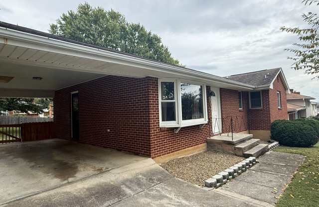 3 Bedrooms, 1.5 Baths, Ranch in North Roanoke County photos photos