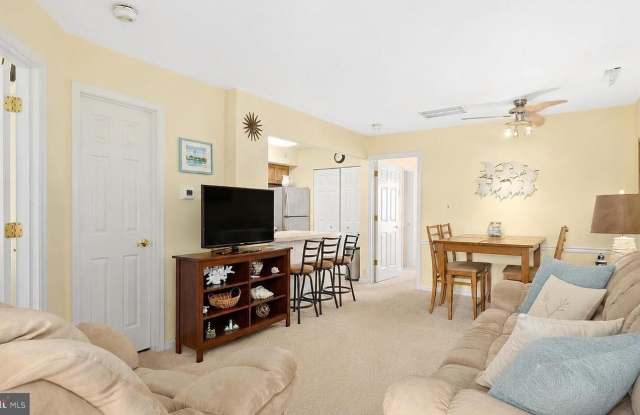 14301 TUNNEL AVE #3G Gallery 2