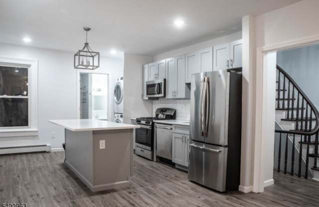 1076 Fulton St - 1076 Fulton Street, Rahway, NJ 07065