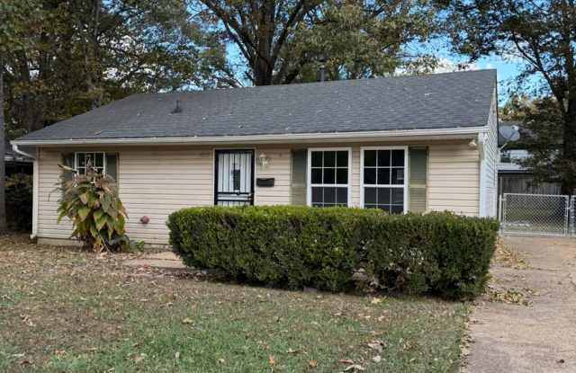 3 Bed 1Bath-$1200 - 4920 Montgomery Road, Millington, TN 38053