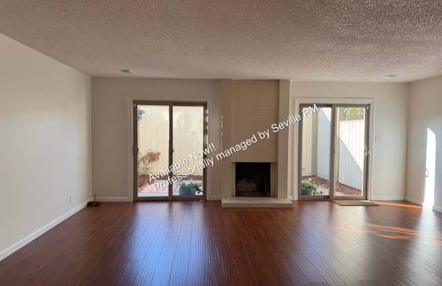 Beautifully Updated 3-Bedroom Alameda Townhome with Private Elevator, 2-Car Garage & Community Pool! Gallery 1