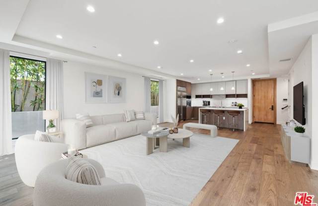 725 N Croft Ave photos photos