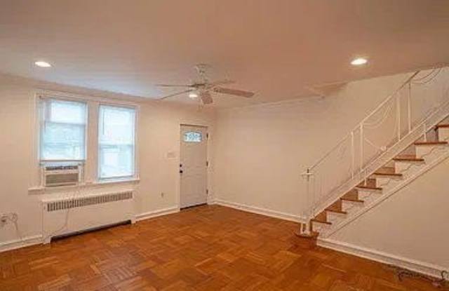 5935 JANNETTE Street Gallery 3