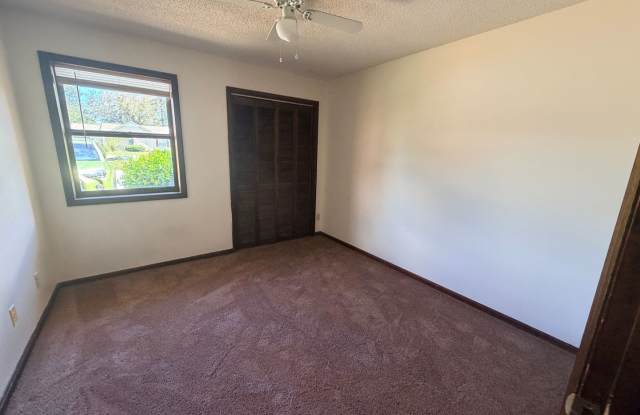 2BD/2B Towhouse Gallery 3
