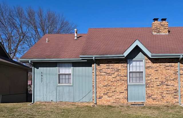 2000 Square feet Duplex Southeast! $1195 photos photos