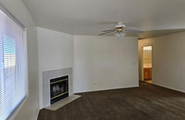 Beautiful 3 bedroom home available now Gallery 3