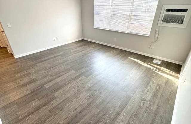 2 Bedroom Apartments, Excellent Location! Gallery 2
