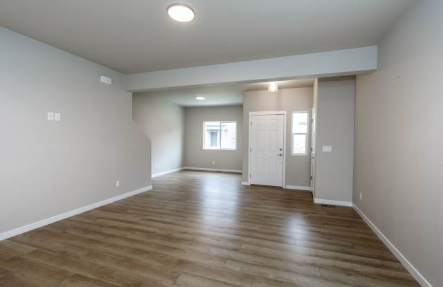 Brand-New Townhome with Modern Finishes, Kitchen Island & Exceptional Extra Space Gallery 4