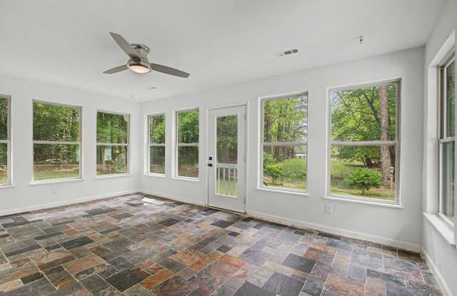 764 Lovers Lane Gallery 4