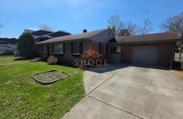 LARGER RANCH HOME WITH BASEMENT AND FENCED BACKYARD photos photos