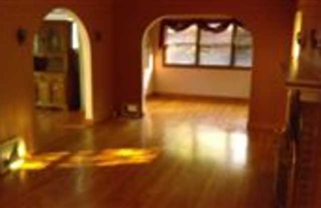 410 Carpenter Avenue Northwest Gallery 3