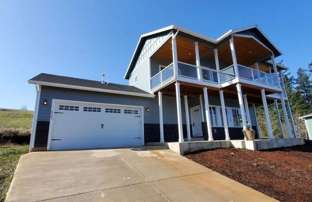 Dog friendly Lakeview 3 Bed: 2Bath w/2 Car Garage photos photos