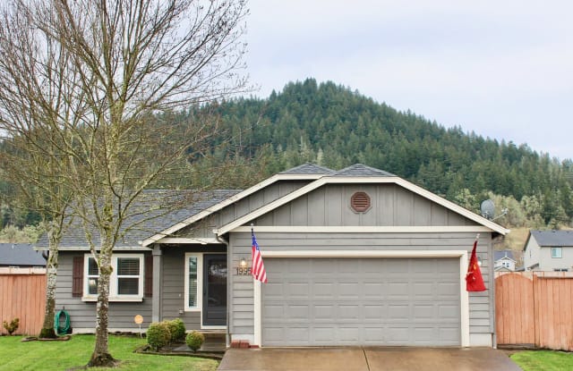 1995 South 58th Street - 1995 South 58th Street, Springfield, OR 97478