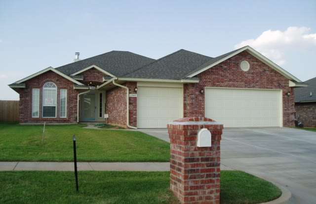 3 Beds + Office - Private Master Suite - Moore Schools photos photos