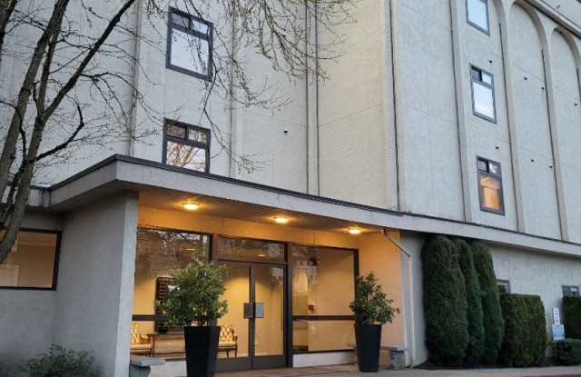 2 Bed 1.5 Bath Condo Downtown Bellevue photos photos