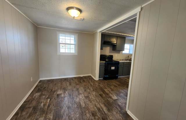 301 Club Road - B Gallery 4