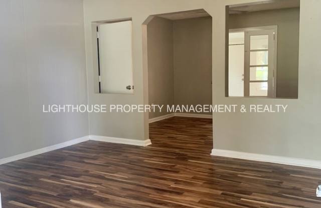 2151 Maple Leaf Drive East Gallery 2