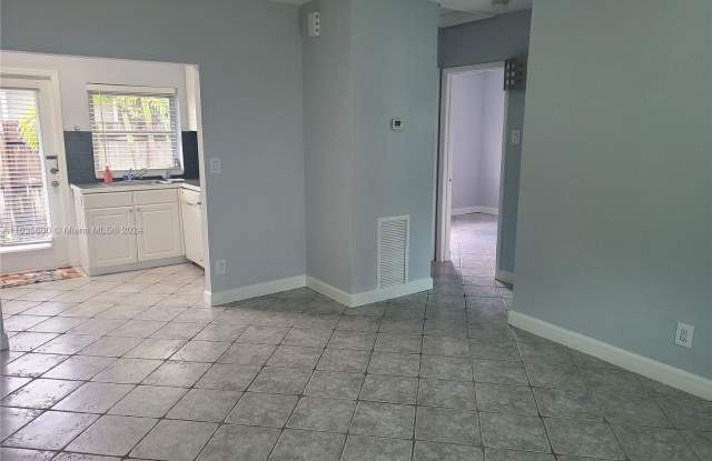 1140 NE 17th Ter - 1140 Northeast 17th Terrace, Fort Lauderdale, FL 33304