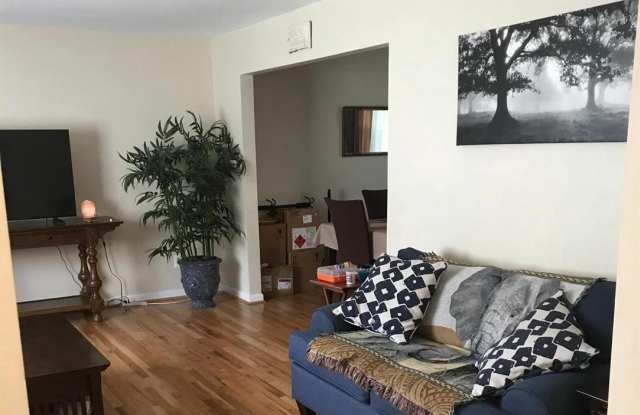6002 SHERBORN LANE Gallery 4