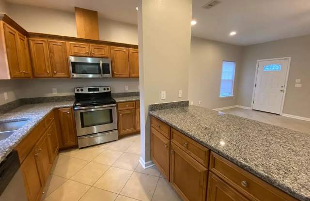 4/4  located on edge of campus Now Pre-Leasing for FALL 2027 Gallery 4