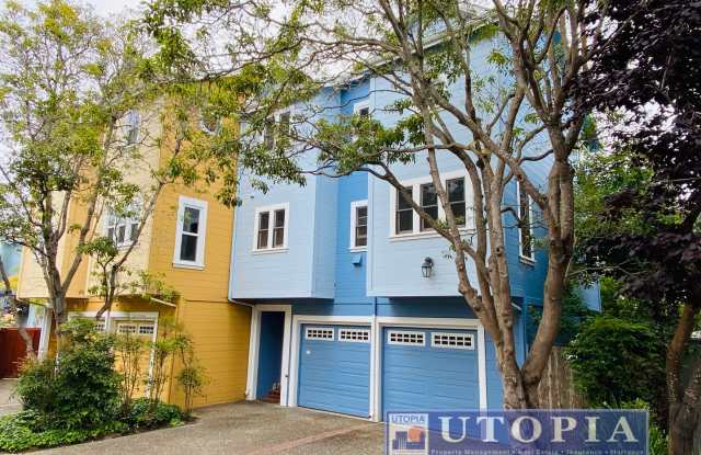 Beach Hill Townhouse, 3 Bedroom, 2.5 Bathroom just 2 Blocks to Main Beach Gallery 1