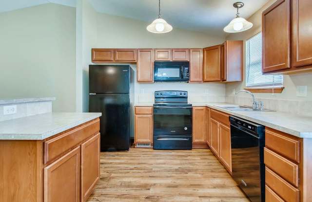 Lakeside Townhomes Gallery 4