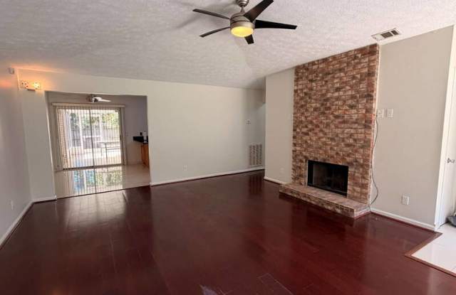 117 Bordeaux Ln Gallery 2