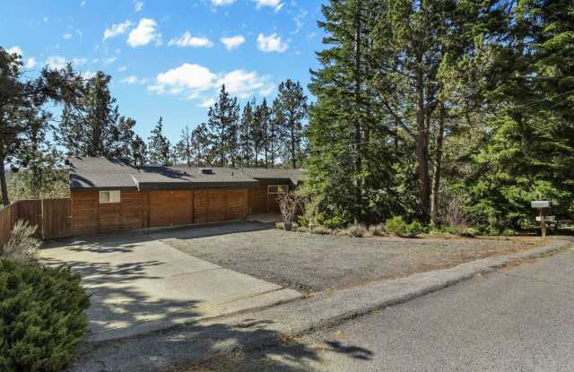 4 Bed 2 Bath West Hills Bend Oregon Gallery 1