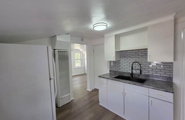 347 Homecrest Drive - APT 2 Gallery 4