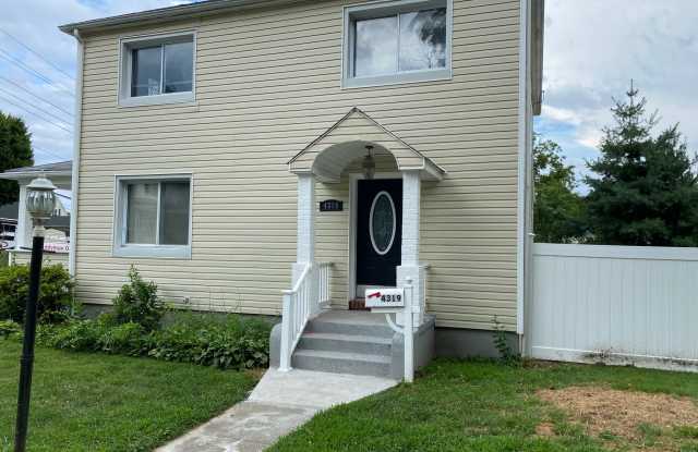 4319 Kenwood Avenue - 8 AVAILABLE Priv. Bath $850 photos photos