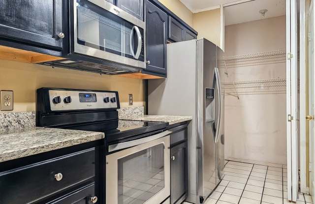 2 Bed, 2 Bath Condo in the Heart of Pensacola Gallery 3