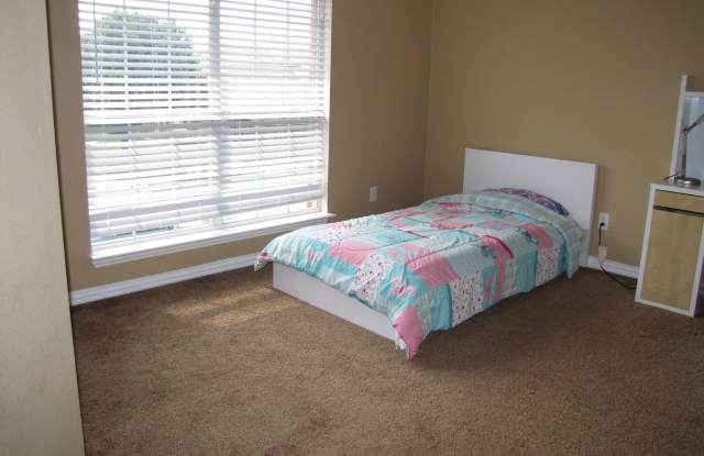 8416 Clearview Court Gallery 4