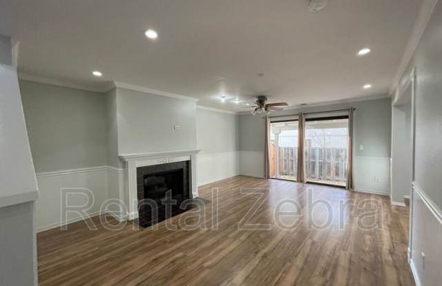 2 Hill Ct. - 2 Hill Court, Hercules, CA 94547