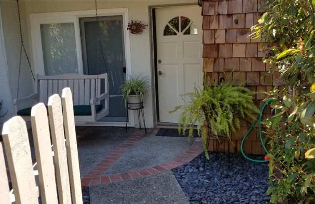 16736 BAREFOOT Circle Gallery 2