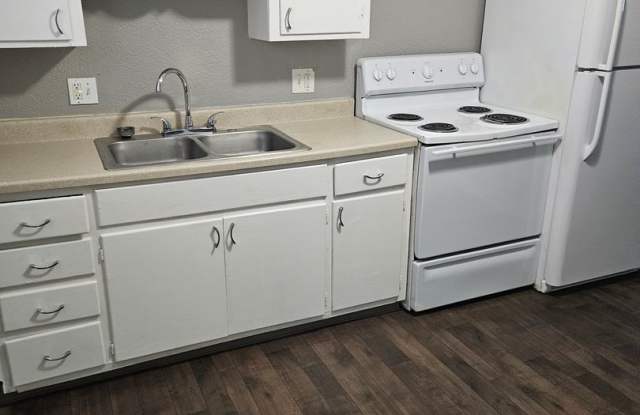 $100 Price Drop! Snag this apartment before the price goes back up!! - 1054 Forest Court, Kansas City, KS 66103