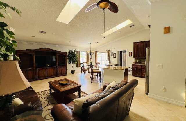 1873 Hollyhock Road Gallery 3