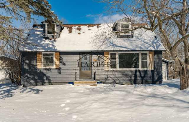 Recently Renovated 5 Bedroom Home! *1/2 OFF FIRST MONTH OF RENT* photos photos