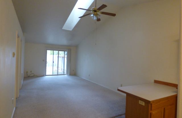 632 Benjamin Ave Duplex Gallery 4